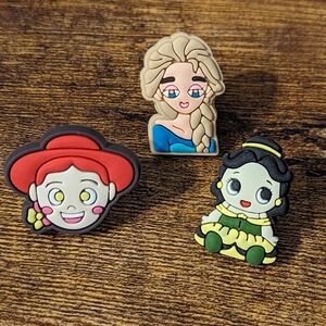 2 for $4 Item: Girl Characters Silicone Straw Toppers Set New!